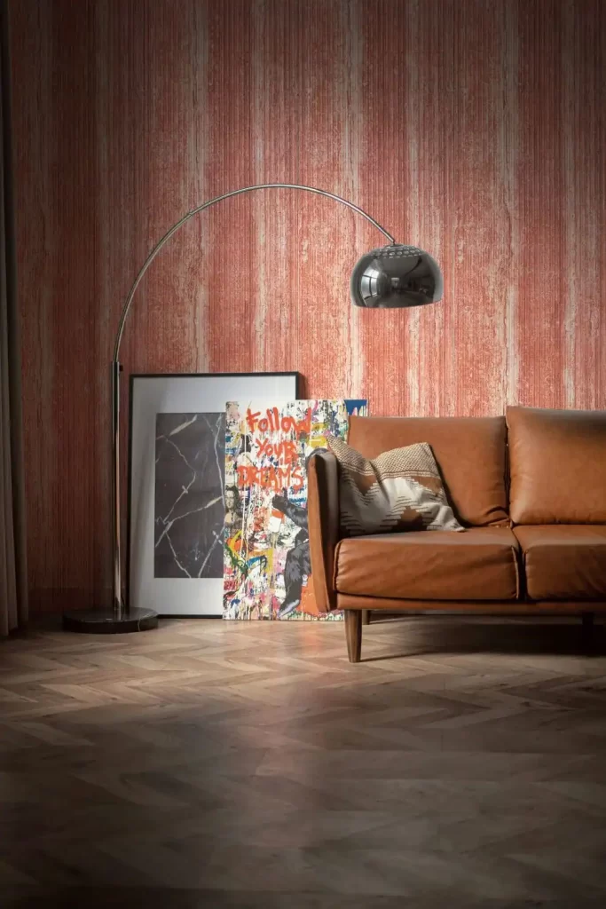 revestimento mineral roman pillar milan red aplicado em parede de ambiente residencial